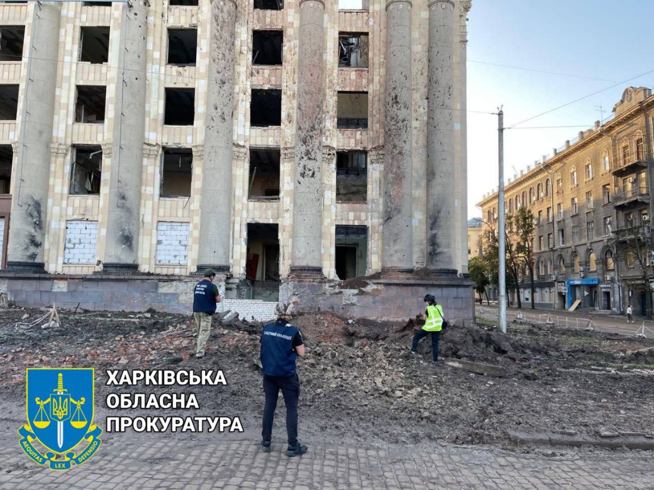 Оккупанты нанесли два ракетных удара по зданию Харьковской ОВА 