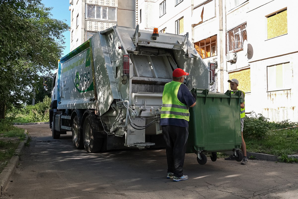 Коммунальщики в июле вывезли из микрорайона «Горизонт» 4,6 тыс. куб. м мусора