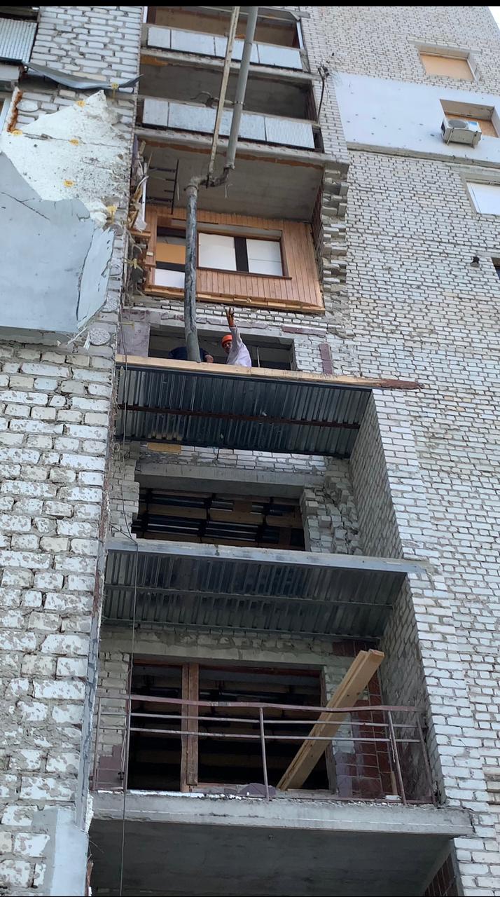 В Индустриальном районе Харькова восстанавливают разрушенную многоэтажку 