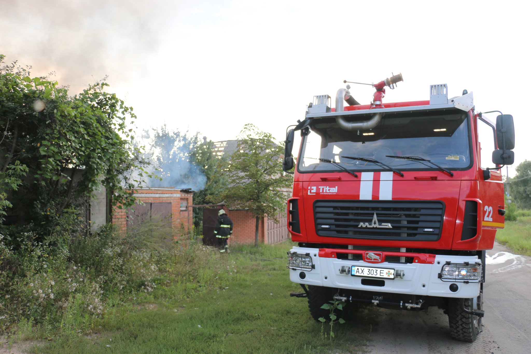 Обстрел Циркунов: в селе вспыхнуло 16 пожаров