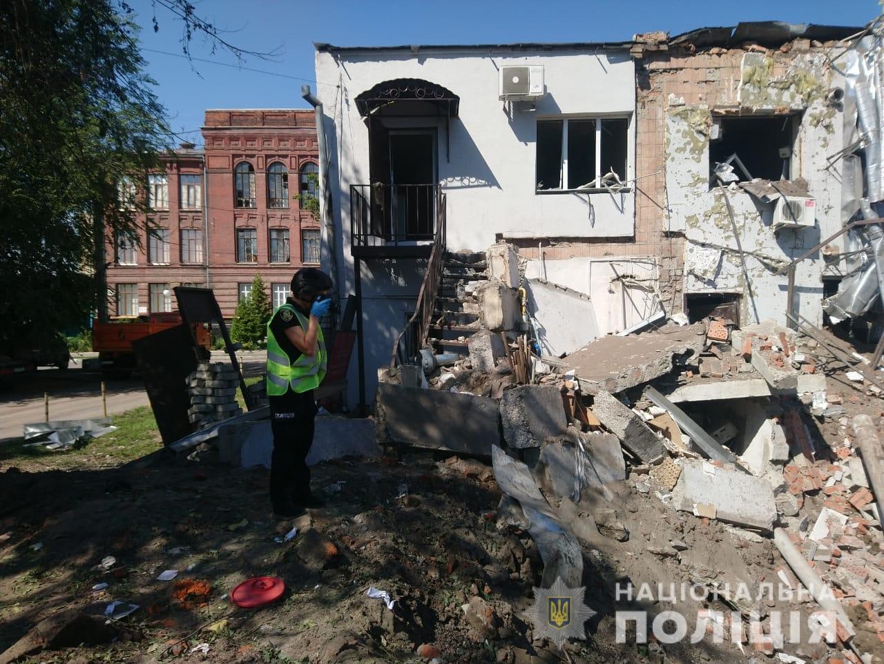 Ночные прилеты в Харьков: повреждена котельная, медицинская лаборатория, разбиты трамвайные пути (фото)