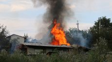 За сутки в поселке под Харьковом из-за обстрелов произошло 12 пожаров