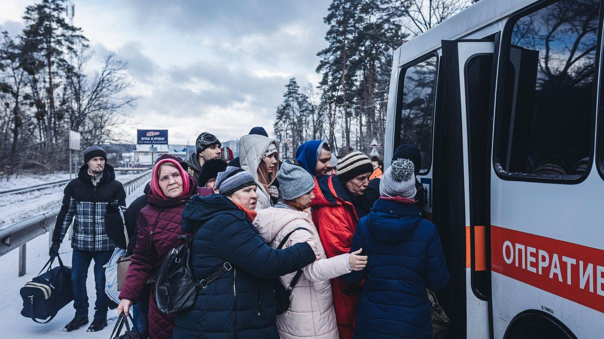 В двух громадах на Харьковщине с людей собирают заявления о планах на эвакуацию