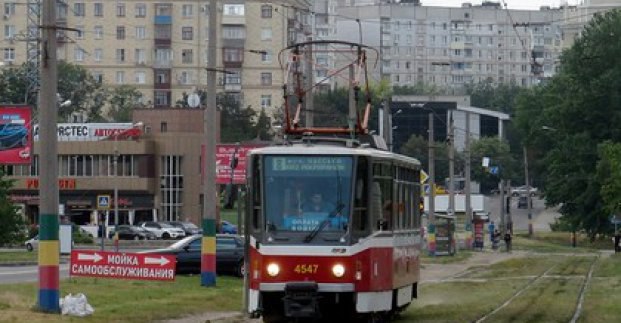 На Салтовке ремонтируют трамвайные пути: трамваи изменят маршрут