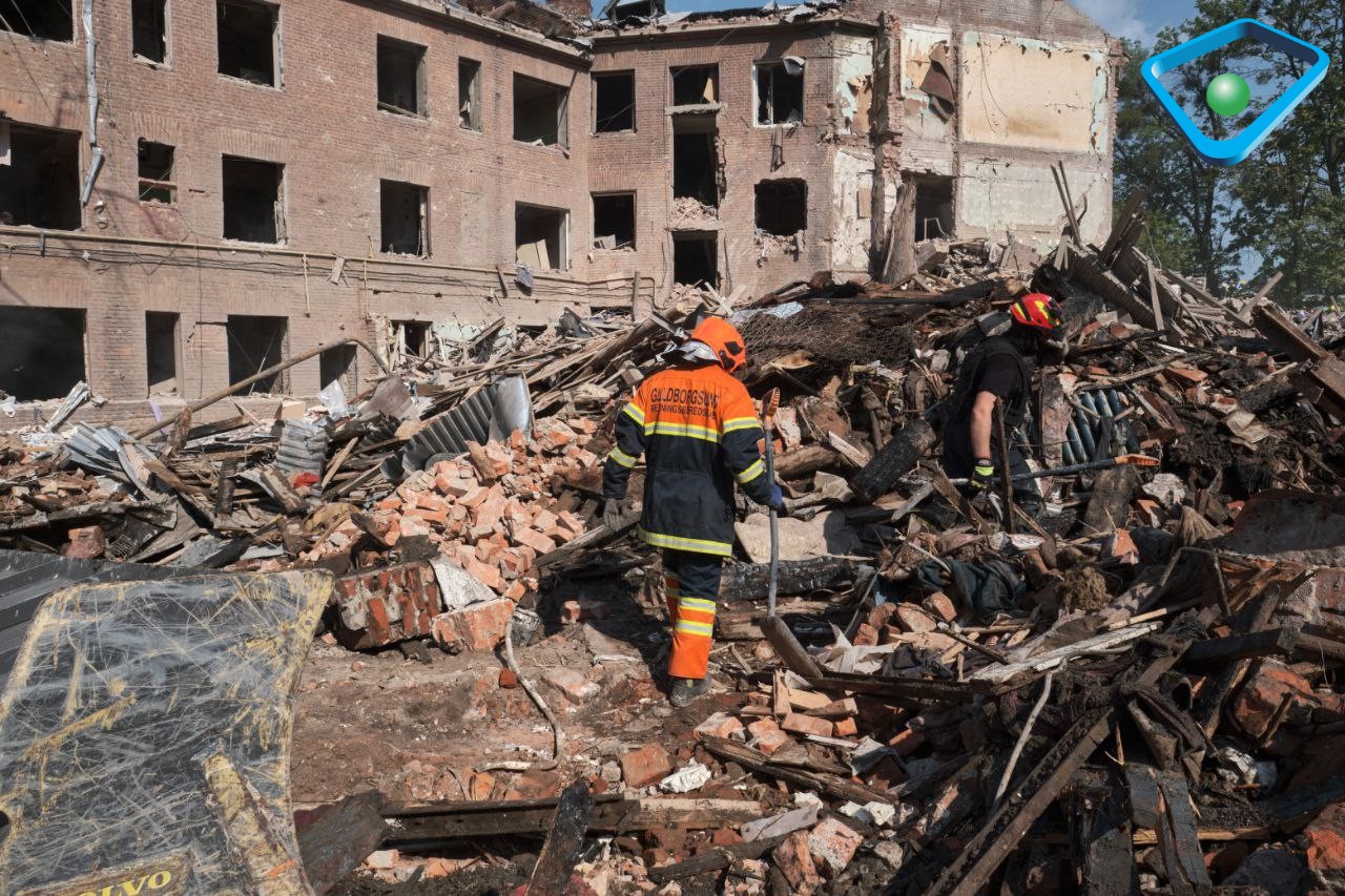 Разрушенное общежитие в Харькове 18 августа