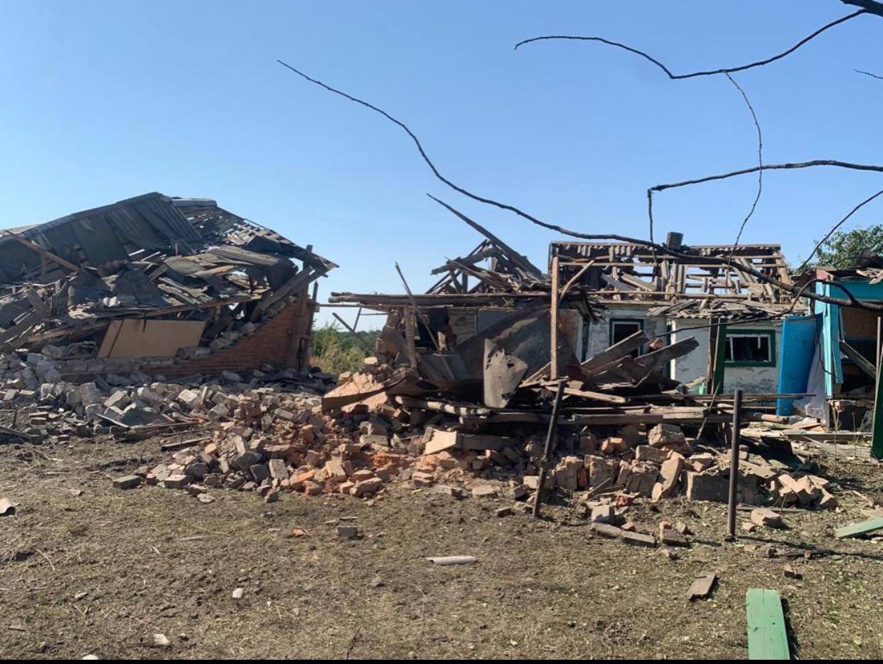 Разрушения после обстрела в Золочевской громаде на Харьковщине 23 августа