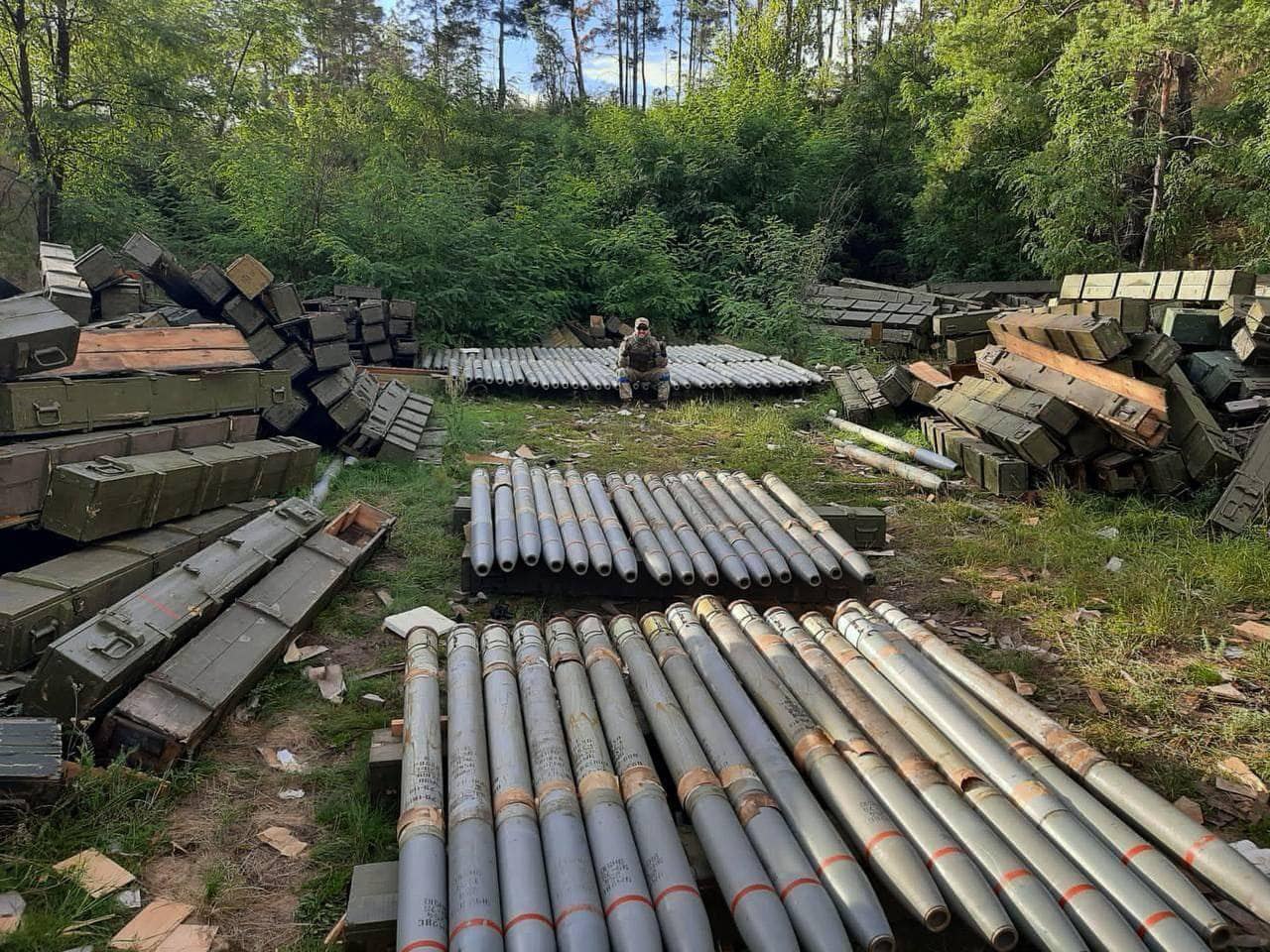 Оккупанты бросили на Харьковщине склад ракет к РСЗО «Ураган»