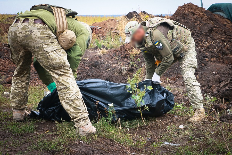 «Мы найдем всех наших павших», — на севере Харьковщины ищут тела бойцов ВСУ