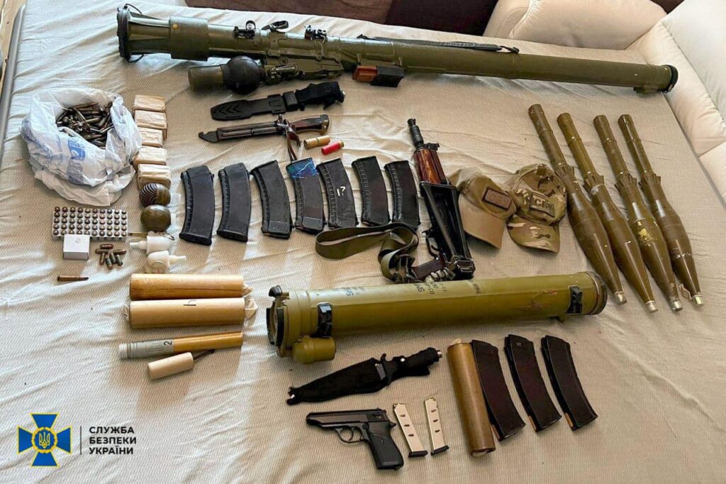 У “липових” співробітників СБУ в Харкові знайшли арсенал зброї