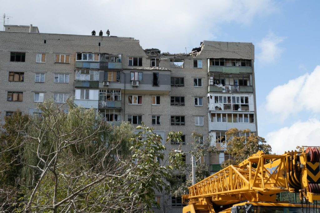 В харьковской многоэтажке, которую обстреляли оккупанты, подключили газ