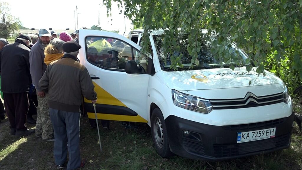 Жителі Липців, Руських та Черкаських Тишок отримали разову грошову допомогу