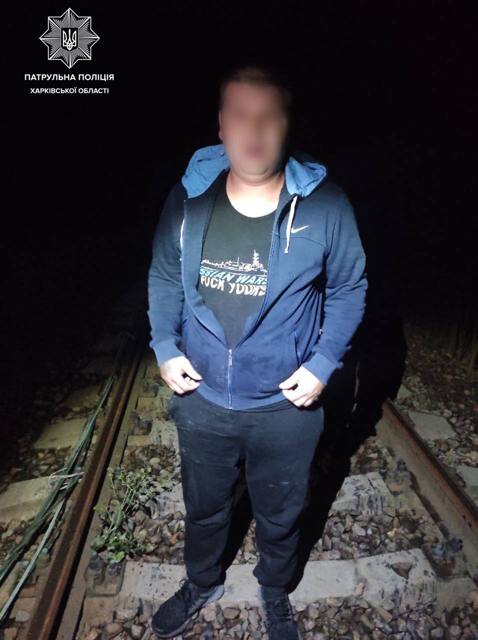 Патрульні затримали зловмисників, які крали силовий кабель на залізниці