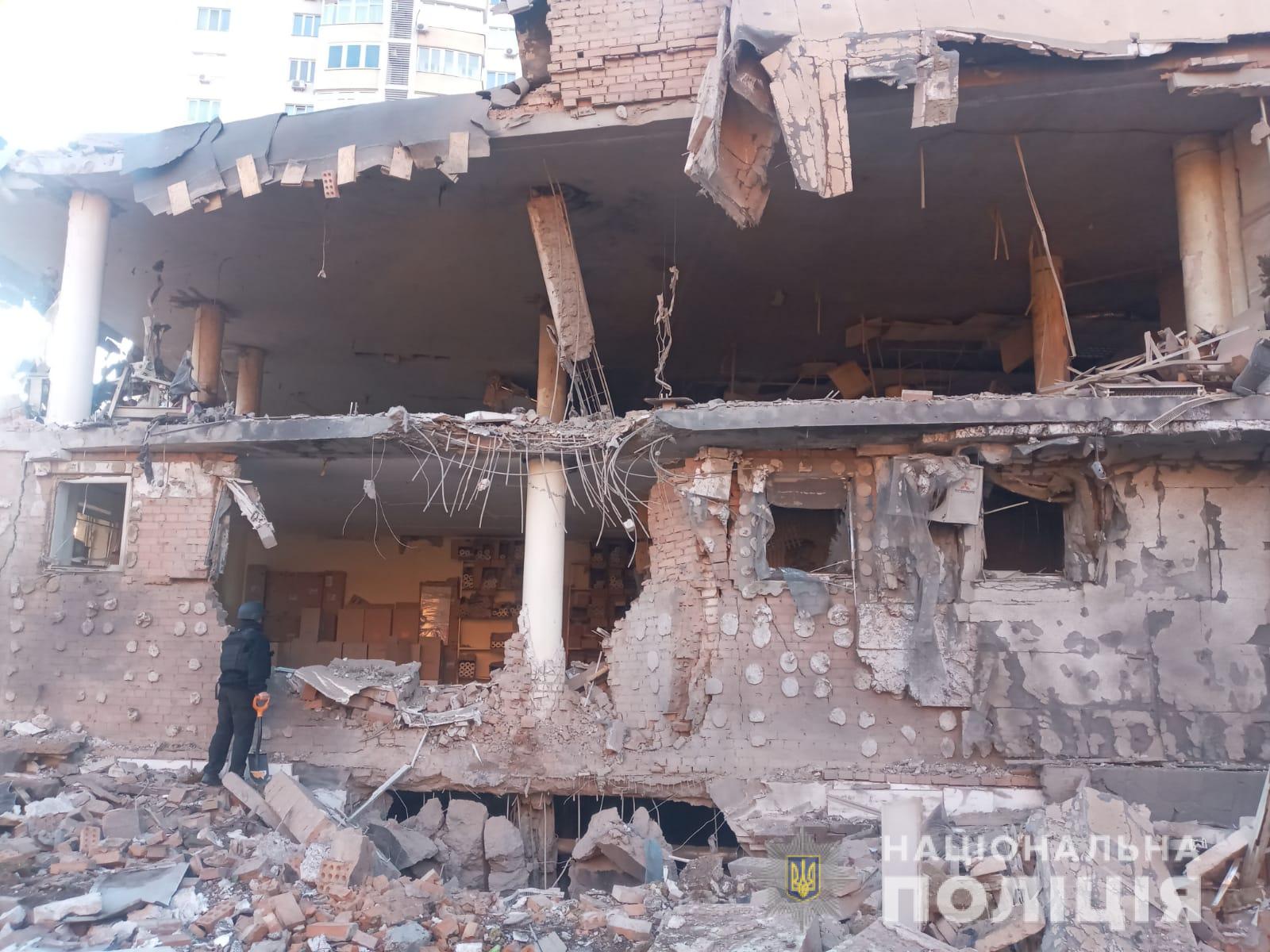 Полиция фиксирует последствия ударов по Харькову и Змиеву (фото)