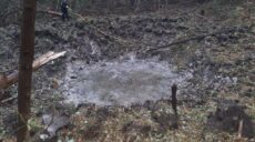 Нічний “приліт” у Харків: на місці удару величезна вирва (фото)