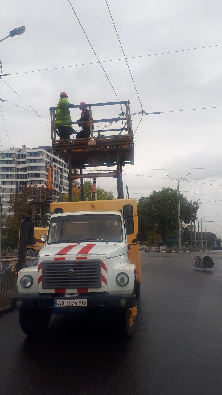 У Харкові продовжують відновлювати транспортну інфраструктуру