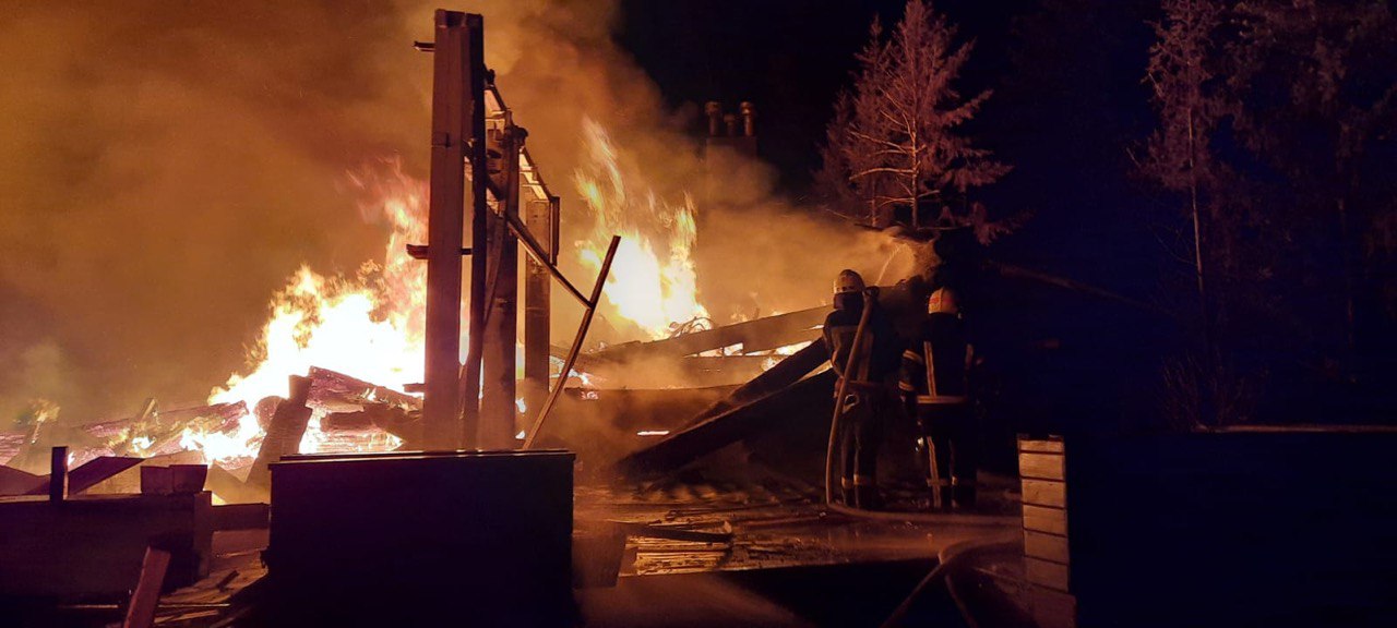 Масштабный пожар начался в Киевском районе Харькова в результате вражеского обстрела