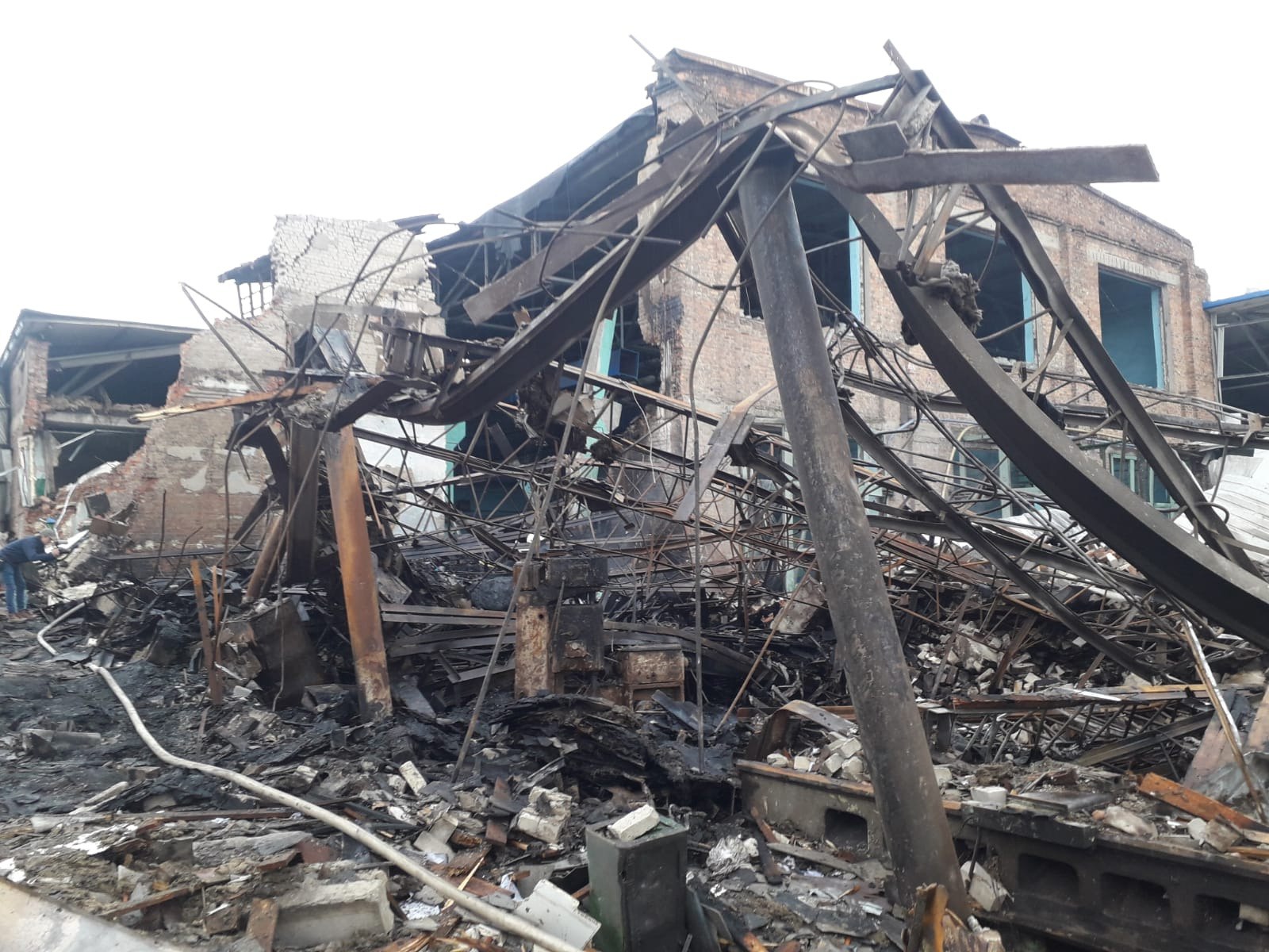 окупанти обстріляли електричні мережі та трансформатор у Харкові