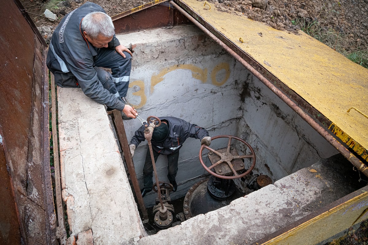 Фахівці АТ «Харківміськгаз» провели ревізію засувки діаметром 600 мм у П'ятихатках.