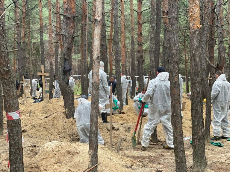 На Харківщині родичів тих, хто пропав безвісти через війну, просять здати ДНК