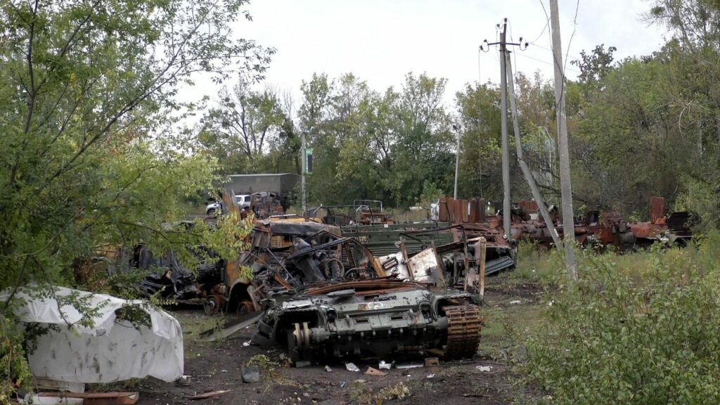 Бойцы Харьковской ТрО показали уничтоженную технику оккупантов (фото)
