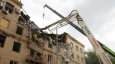 На розбір завалів будинку в центрі Харкова потрібно багато часу (відео)