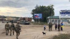 Усе зруйновано, будівля адміністрації догоряє – український десантник з Ізюма