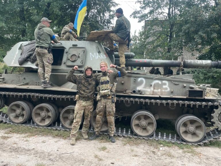 “Танк довелося покинути” – про “перегрупування” на Харківщині (аудіо)