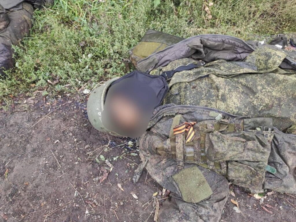 В освобожденном селе на Харьковщине обнаружили 11 трупов военных РФ — полиция