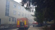 Через ворожі обстріли в Харківській області горіли школа та підприємство