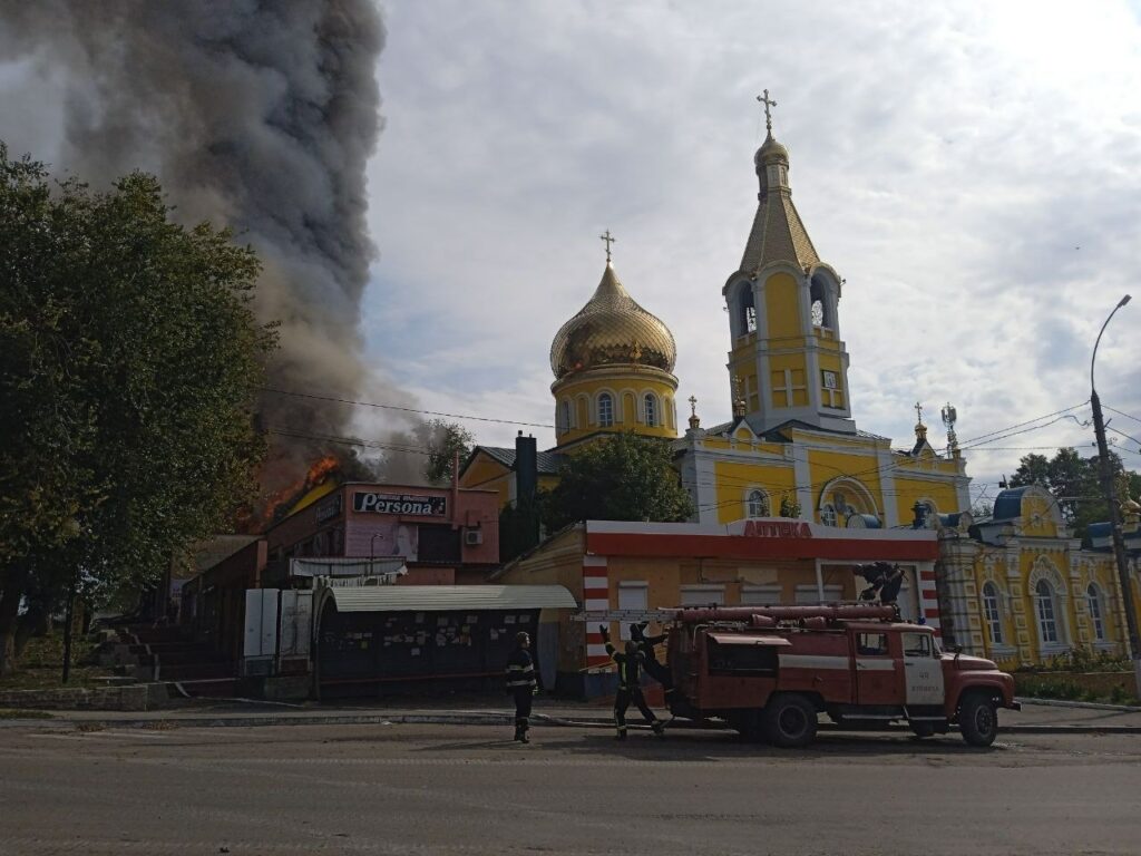 Армия РФ продолжает уничтожать инфраструктуру и жилые дома на Харьковщине