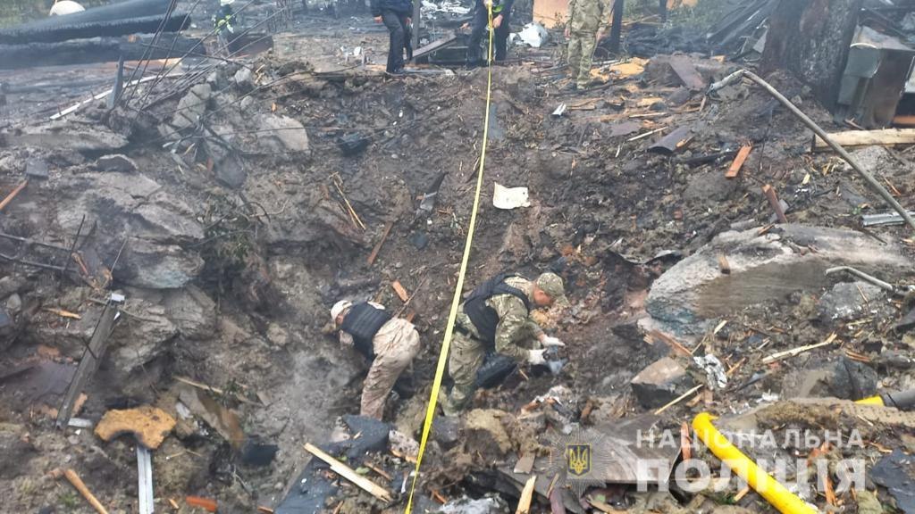 Последствия ракетного удара по ресторану в Харькове фиксирует полиция 