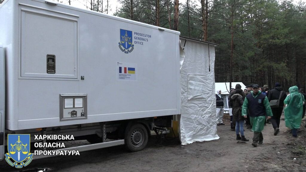 Ексгумація в Ізюмі: світ має бачити, до чого призводить російська окупація