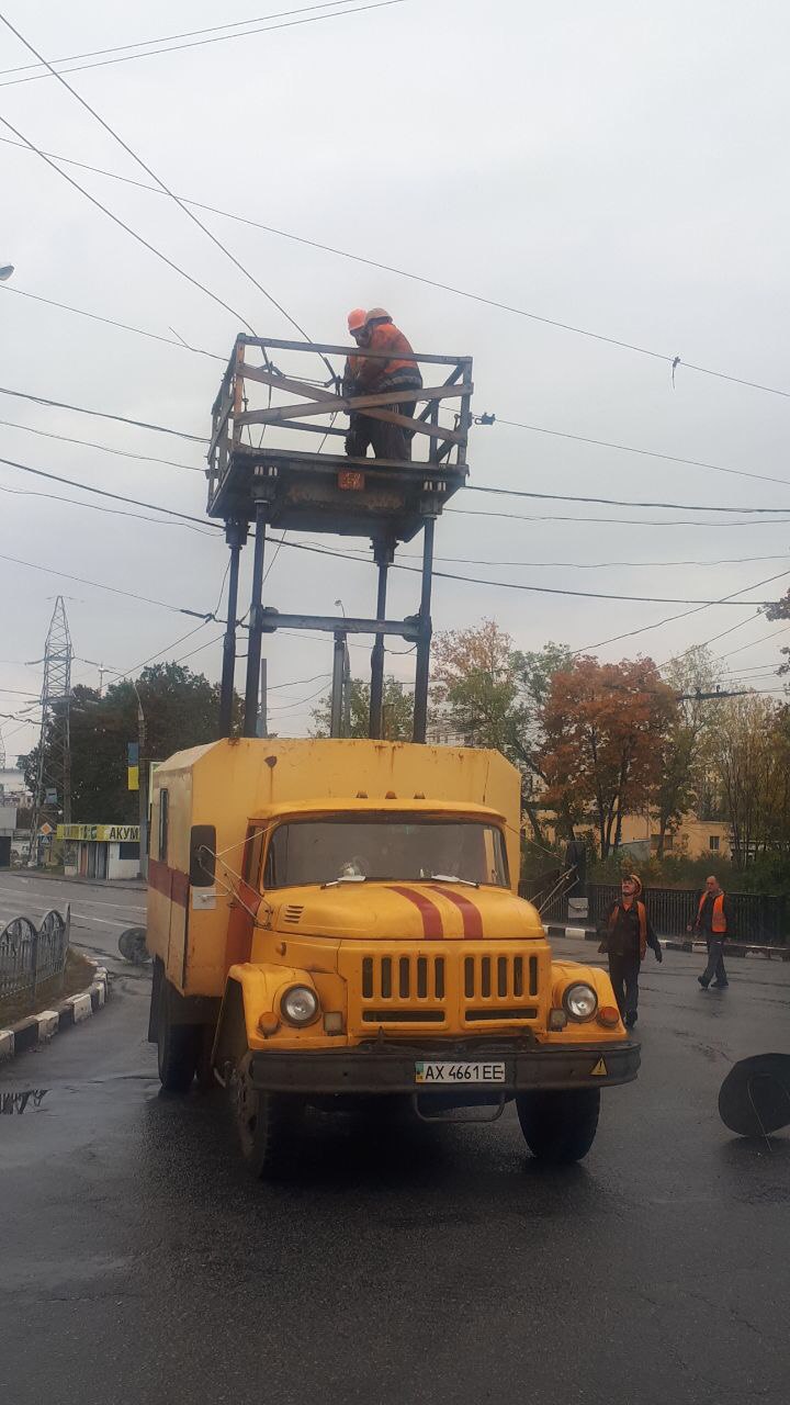 У Харкові продовжують відновлювати транспортну інфраструктуру