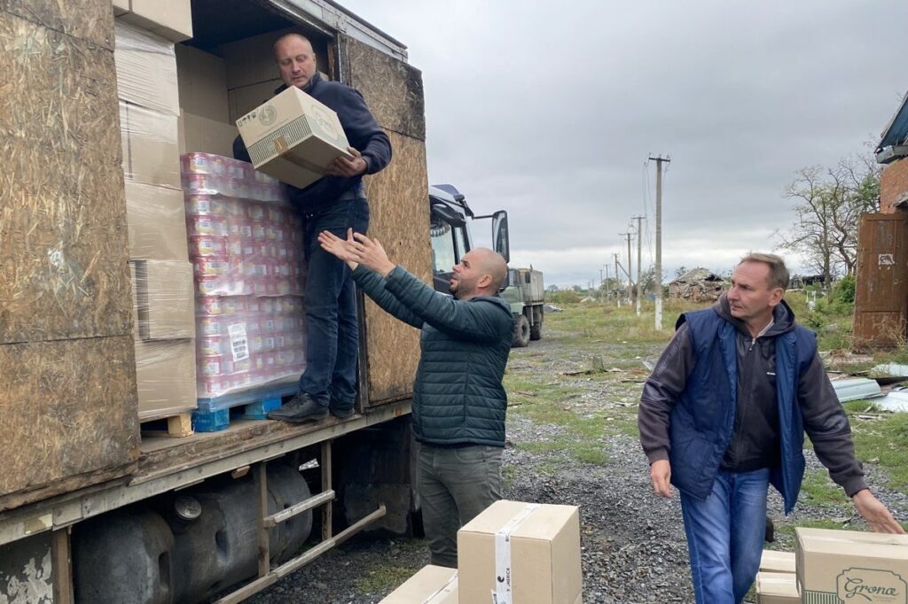 В освобожденные громады Харьковщины доставили более 50 тонн продуктов