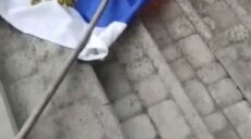 У Великому Бурлуку зірвали прапори окупантів, у Вовчанську ними витирають ноги