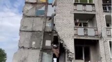 От авиаудара РФ по жилому дому в Изюме погибли 54 человека — омбудсмен (видео)