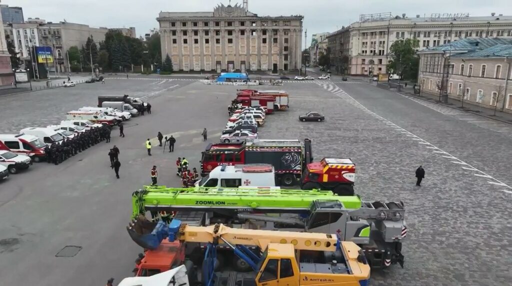 Бійці ДСНС з усієї України працюватимуть на деокупованій Харківщині (відео)