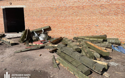 На Харьковщине обнаружили брошенные армией РФ склад БК и агитки к референдуму