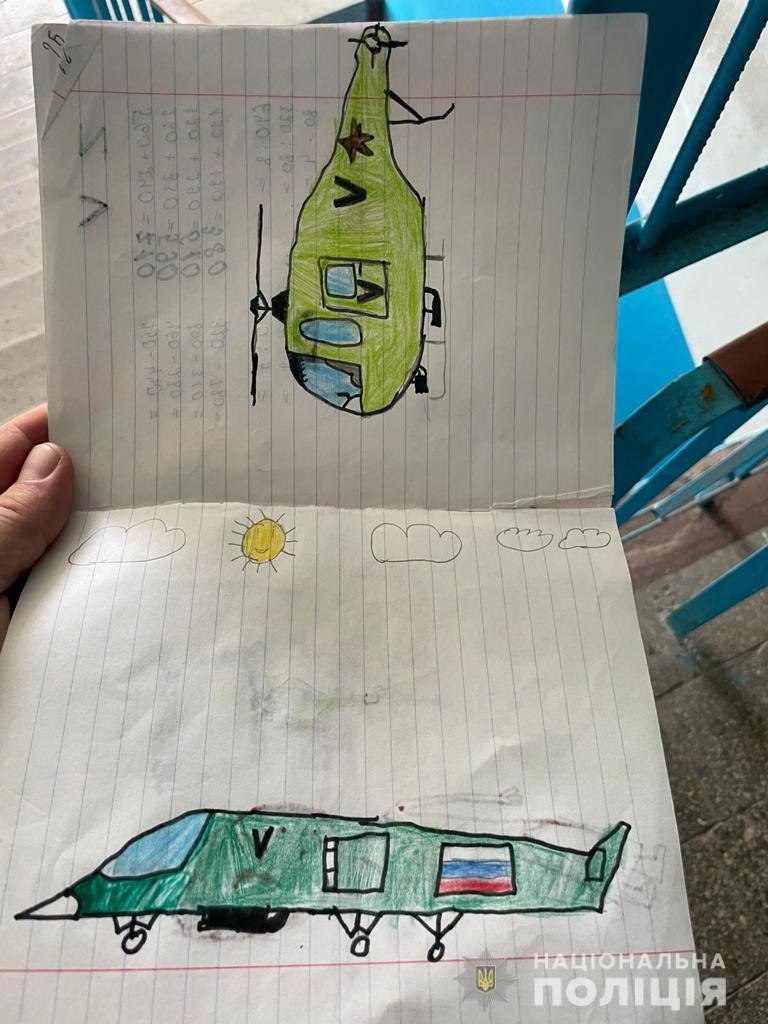 Ребенок из Харькова рисовал технику российской армии в школьной тетрадке