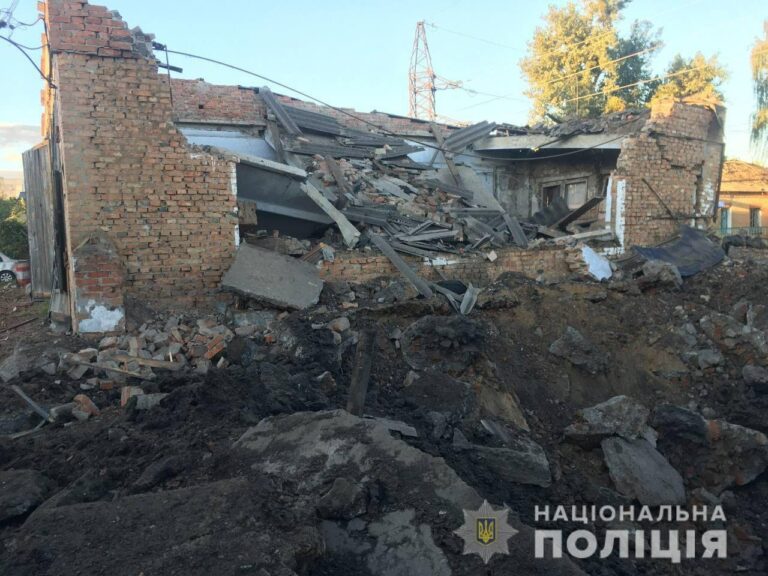 Поліція показала наслідки нічних обстрілів Харкова та області (фото)
