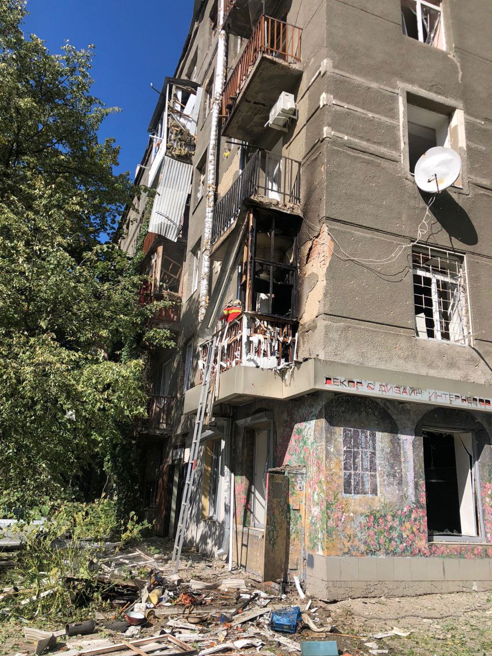 Дом в центре Харькова после обстрела из Ураганов 9 сентября