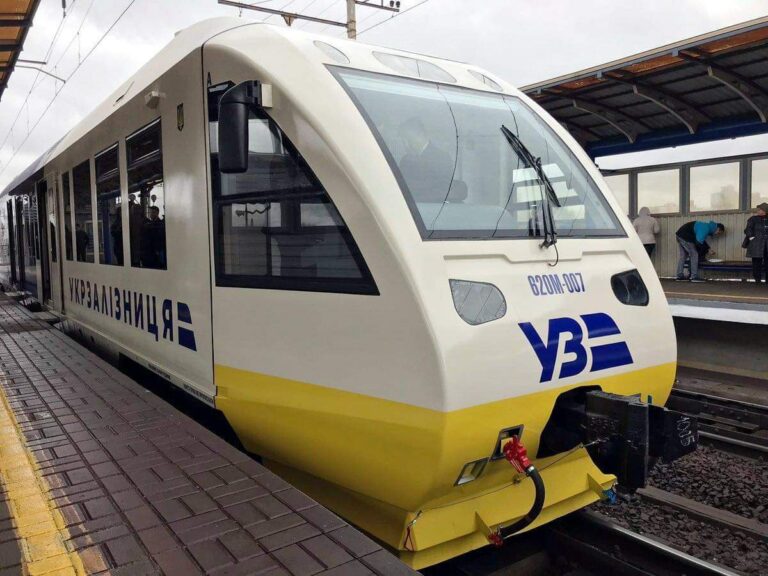 Завтра пригородные поезда возобновят курсирование на Харьковщине (список)