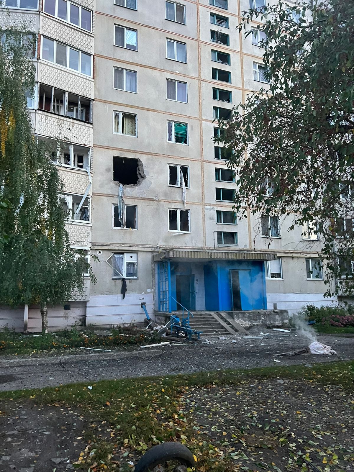 Вовчанськ обстріляли: снаряд потрапив до квартири, є загиблі (оновлено, фото)