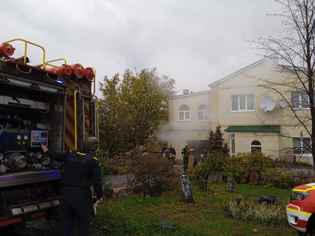 Пожежа від обстрілу на Харківщині 20 жовтня - фото ДСНС 1
