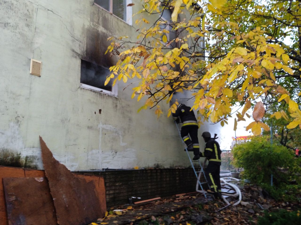 Пожежа від обстрілу на Харківщині 20 жовтня - фото ДСНС 2