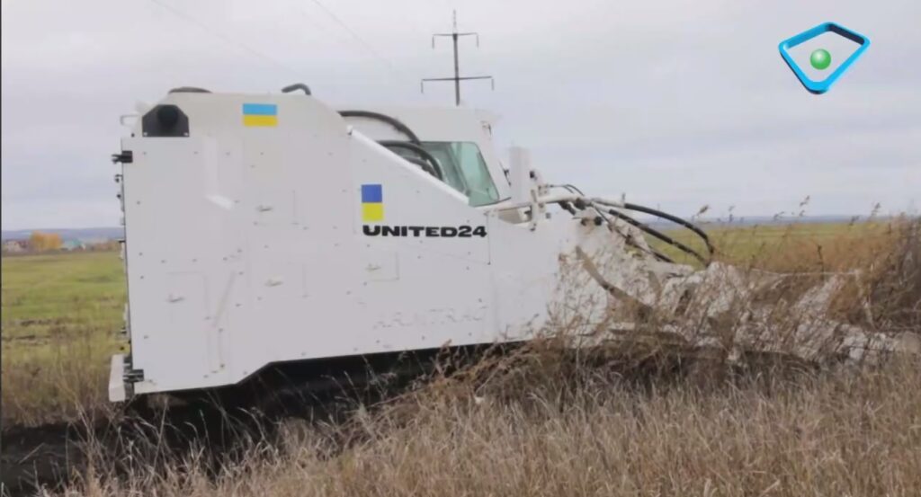 Розмінування Харківщини: у ДСНС показали унікальну техніку (сюжет)