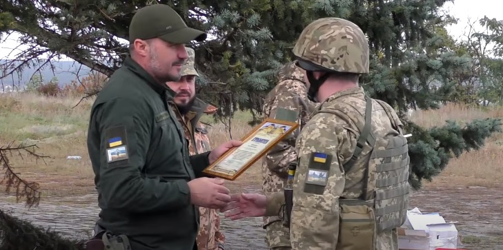 На Харьковщине наградили воинов теробороны (видео)