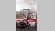 Під обстріл на Харківщині потрапили три “швидкі” та рятувальники (відео)