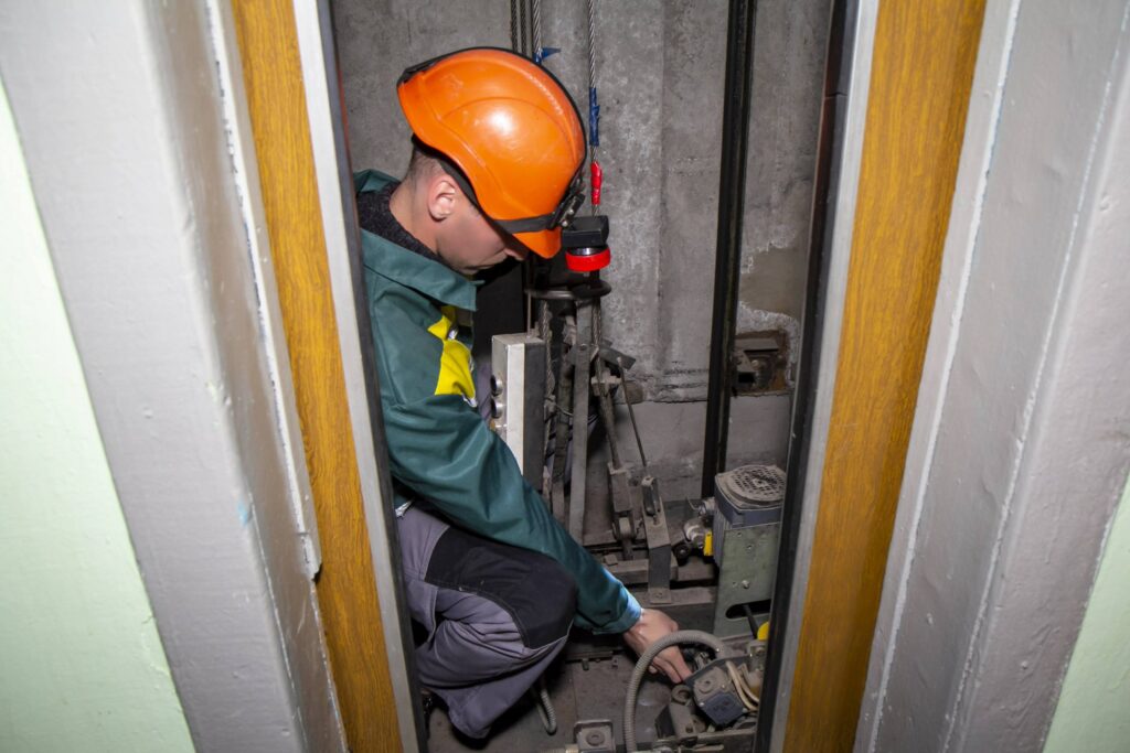 У Харкові за минулий тиждень полагодили понад 130 ліфтів