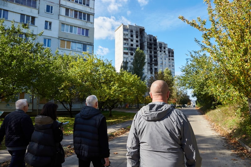 На Північній Салтівці багатоповерхівки готують до опалювального сезону (фото)